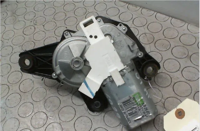Moteur essuie-glace arrière RENAULT TWINGO II Phase 1 06-2007--11-2011 1.2i 16v 75ch occasion