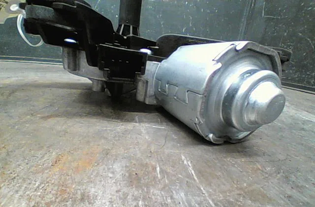 Moteur essuie-glace arrière Renault TWINGO III (BCM_, BCA_) 1.0 sce 70 (2014) 5 portes occasion