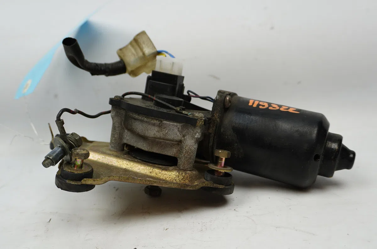 Moteur essuie-glace arrière Suzuki IGNIS I (FH) 1.3 4wd (rg413) (2000-2003) occasion