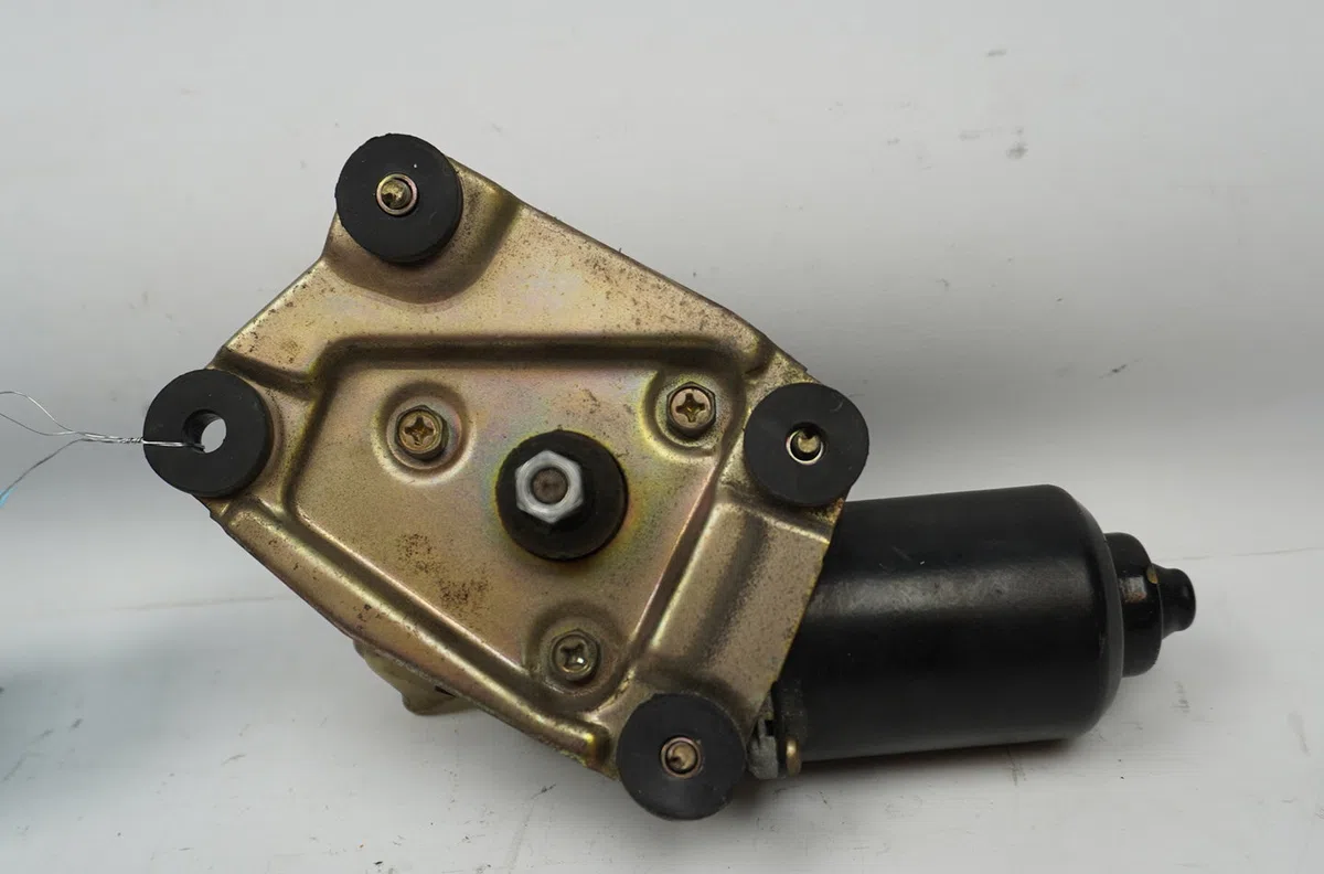 Moteur essuie-glace arrière Suzuki IGNIS I (FH) 1.3 4wd (rg413) (2000-2003) occasion