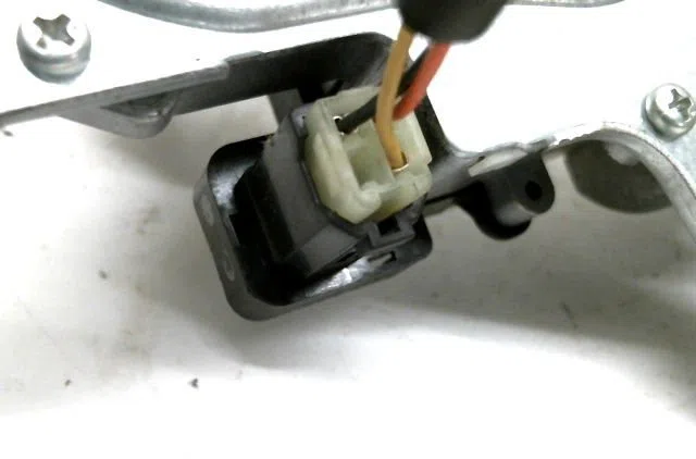 Moteur essuie-glace arrière SUZUKI SWIFT occasion