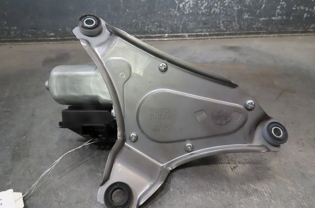 Moteur essuie-glace arrière Toyota AURIS (_E15_) 1.6 (zre151_) (2007-2012) occasion
