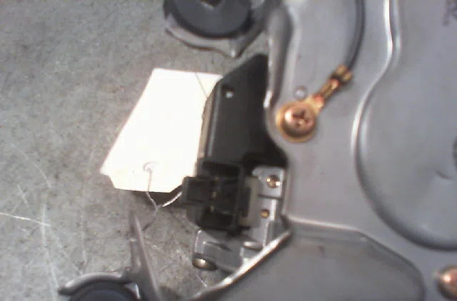 Moteur essuie-glace arrière TOYOTA AVENSIS 2004 occasion