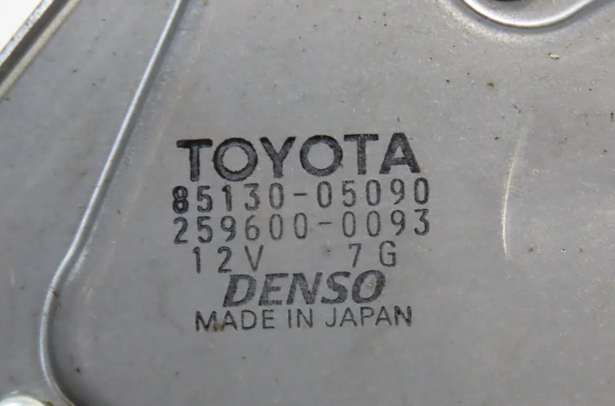 Moteur essuie-glace arrière Toyota AVENSIS (_T25_) 2.0 d-4d (cdt250_) (2003-2008) occasion
