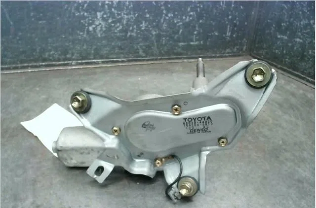 Moteur essuie-glace arrière Toyota AVENSIS VERSO (_M2_) 2.0 (acm20_) (2001-2009) occasion