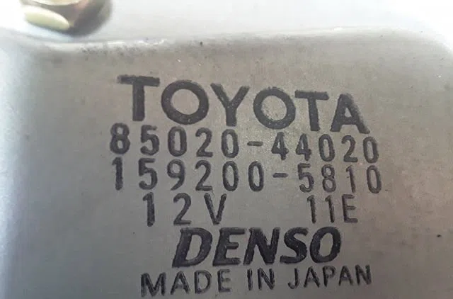 Moteur essuie-glace arrière Toyota AVENSIS VERSO (_M2_) 2.0 d (clm20_) (2001-2005) occasion