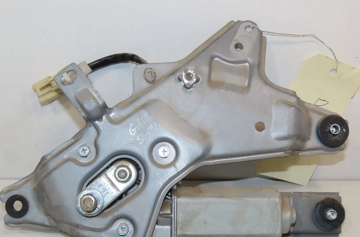 Moteur essuie-glace arrière Toyota HIACE IV Camionnette (__H1_, __H2_) 2.5 d-4d (klh12, klh22) (2001-2006) occasion