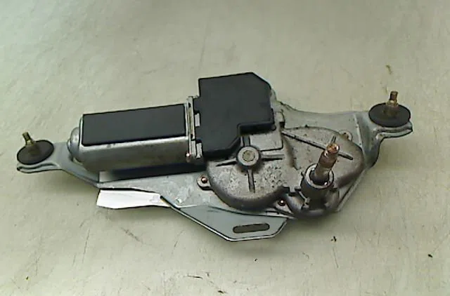 Moteur essuie-glace arrière Toyota RAV 4 II (_A2_) 2.0 d 4wd (cla20_, cla21_) (2001-2005) occasion