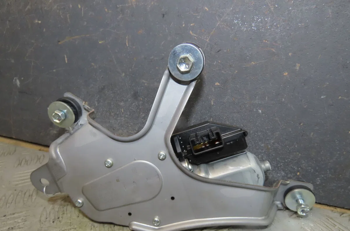 Moteur essuie-glace arrière TOYOTA RAV4 occasion