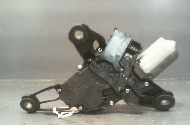 Moteur essuie-glace arrière TOYOTA YARIS 2007 occasion