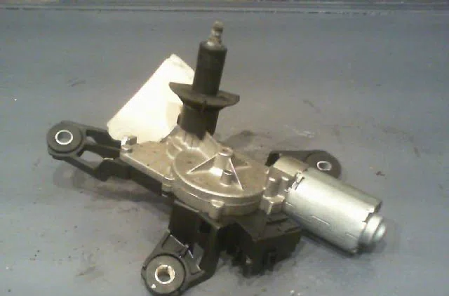 Moteur essuie-glace arrière TOYOTA YARIS 2007 occasion