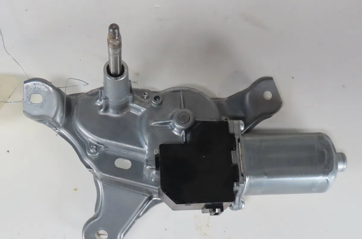 Moteur essuie-glace arrière Toyota YARIS (_P9_) 1.0 vvt-i (ksp90_) (2005-2011) 5 portes occasion