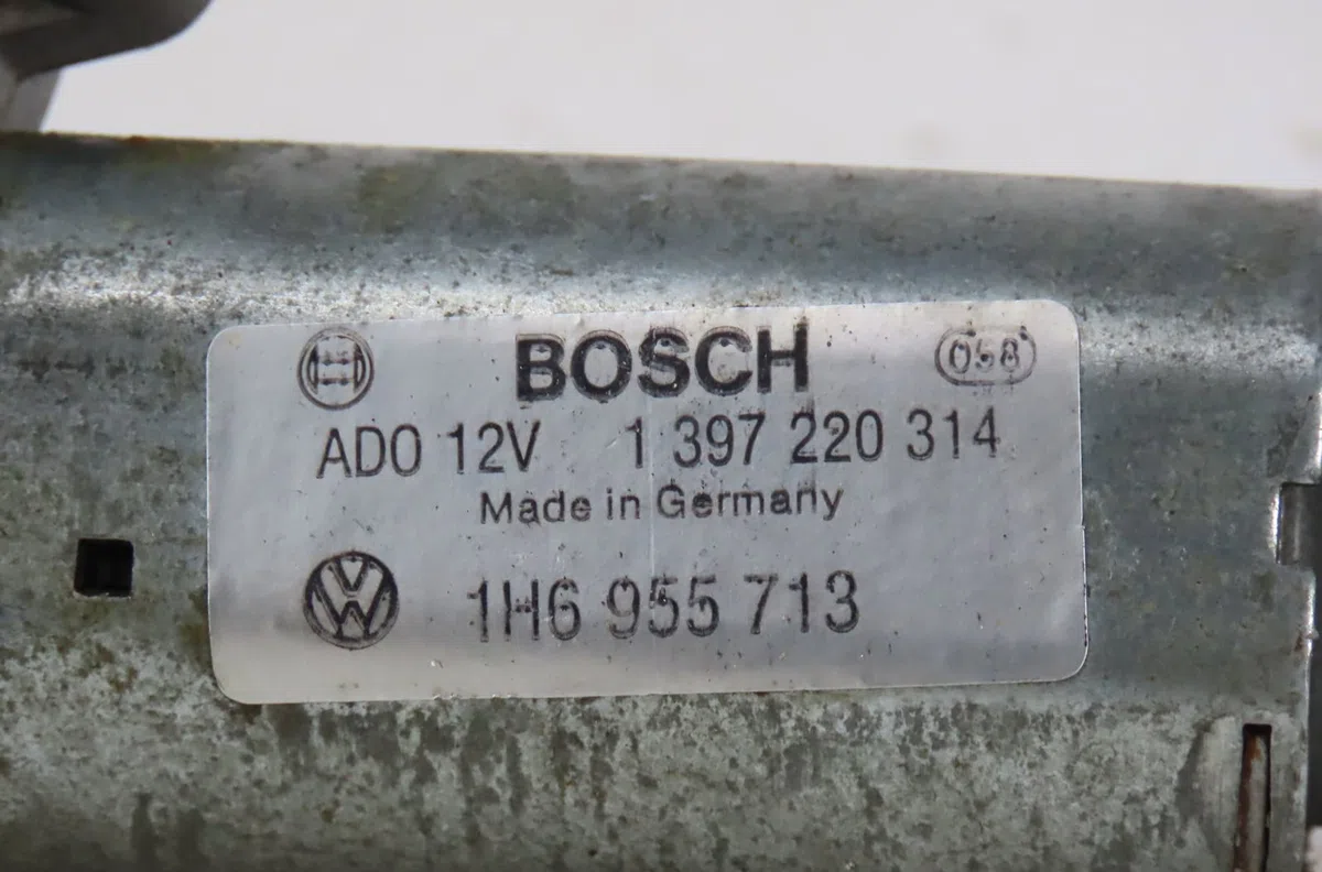 Moteur essuie-glace arrière Volkswagen GOLF III (1H1) 2.0 (1991-1997) occasion
