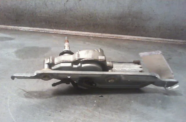Moteur essuie-glace arrière Volkswagen GOLF III Variant (1H5) 1.9 td (1993-1999) occasion