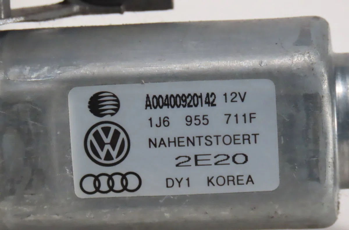 Moteur essuie-glace arrière Volkswagen GOLF IV (1J1) 1.9 tdi (1997-2004) occasion