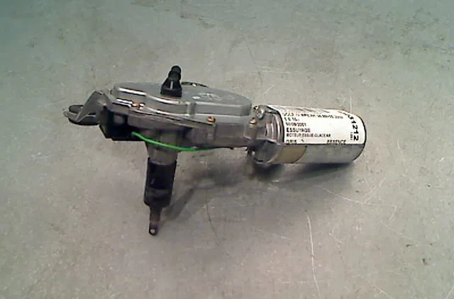 Moteur essuie-glace arrière VOLKSWAGEN GOLF IV Phase 1 01-1998--05-2004 1.6 16v occasion