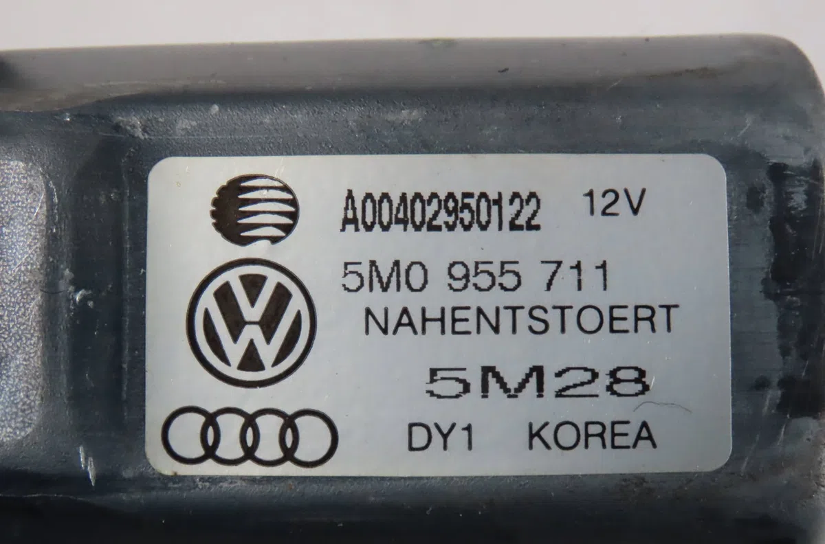 Moteur essuie-glace arrière Volkswagen GOLF PLUS V (5M1, 521) 1.9 tdi (2005-2009) occasion