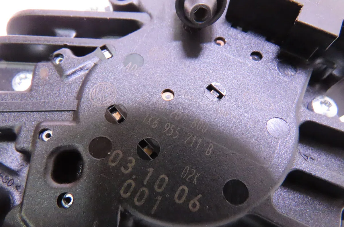 Moteur essuie-glace arrière Volkswagen GOLF V (1K1) 1.6 fsi (2003-2008) occasion