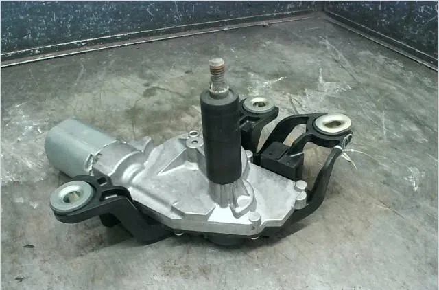Moteur essuie-glace arrière Volkswagen GOLF VI (5K1) 1.4 tsi (2008-2012) occasion