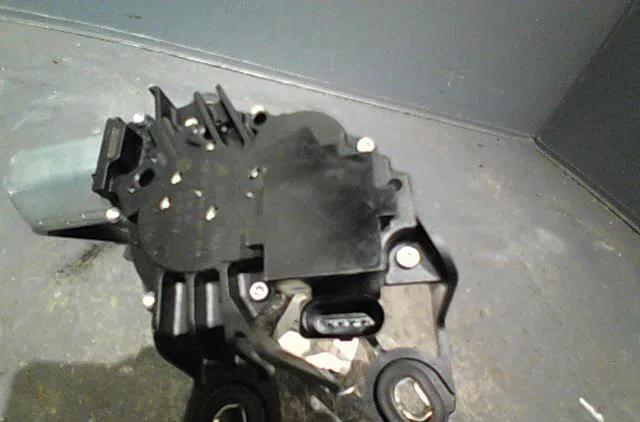 Moteur essuie-glace arrière Volkswagen GOLF VI (5K1) 1.6 tdi (2009-2012) 5 portes occasion