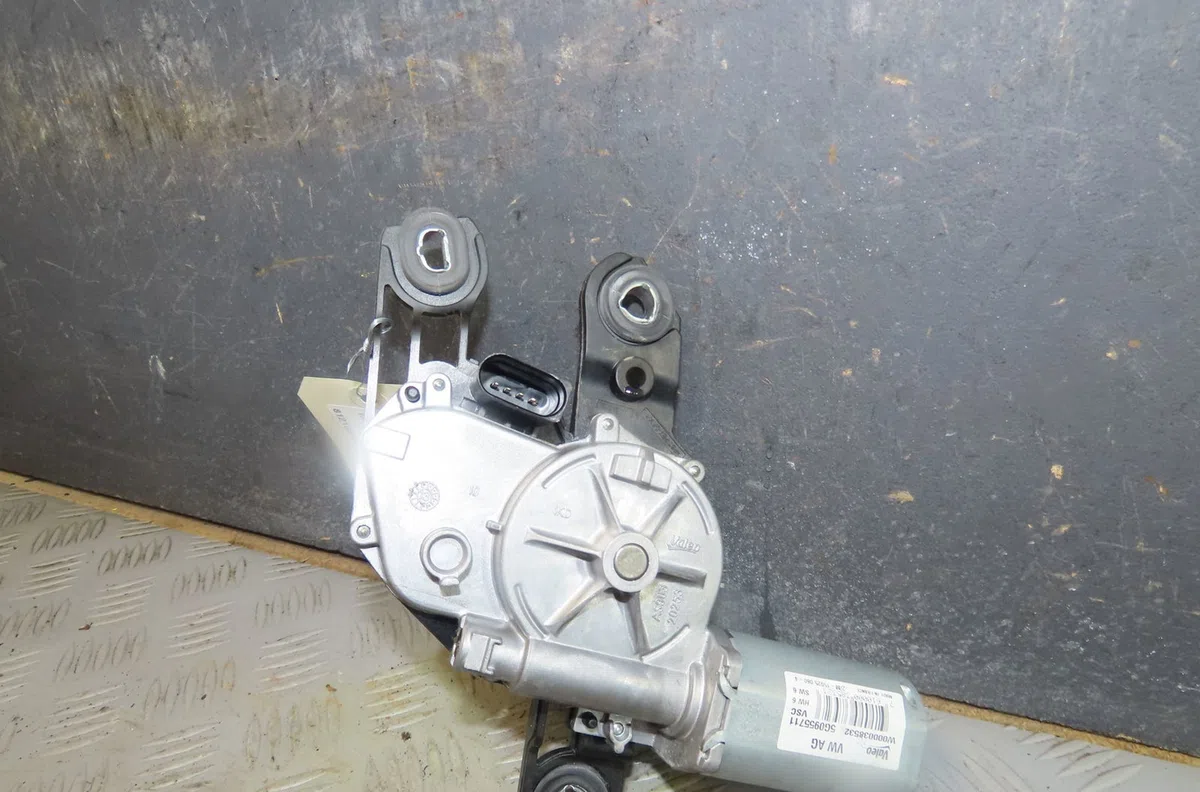 Moteur essuie-glace arrière Volkswagen GOLF VII (5G1, BQ1, BE1, BE2) 2.0 r 4motion (2013-2020) occasion