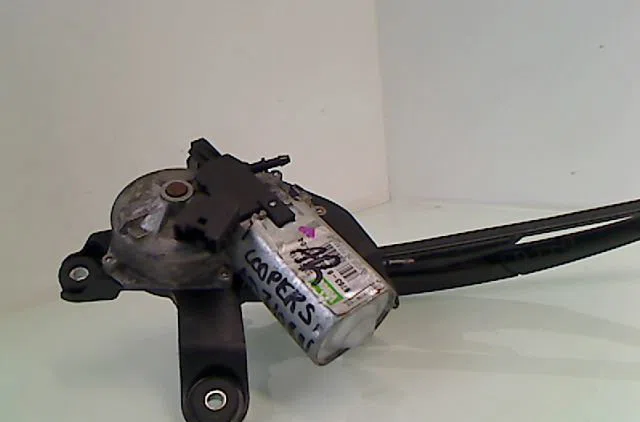 Moteur essuie-glace arrière Volkswagen PASSAT B5 Variant (3B5) 1.9 tdi (1997-2000) occasion