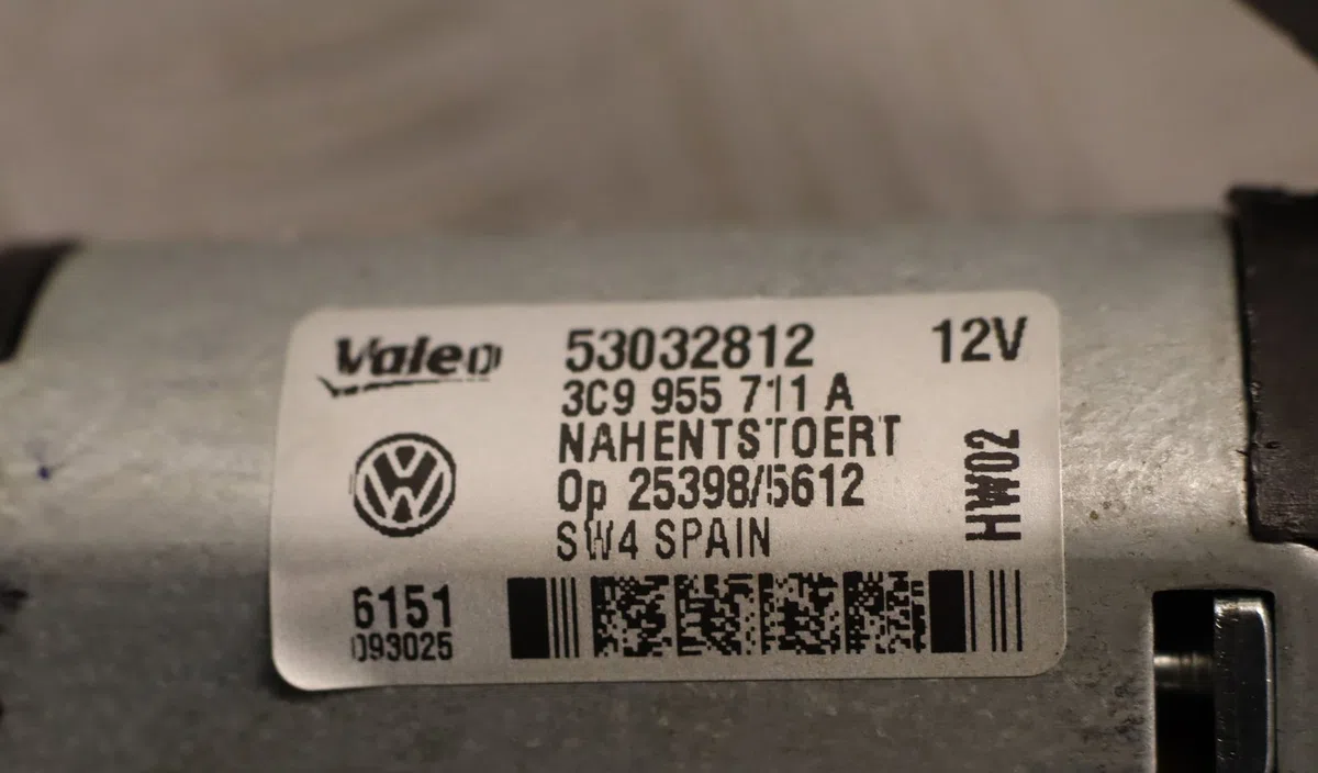 Moteur essuie-glace arrière Volkswagen PASSAT B7 Variant (365) 1.6 tdi (2010-2014) occasion