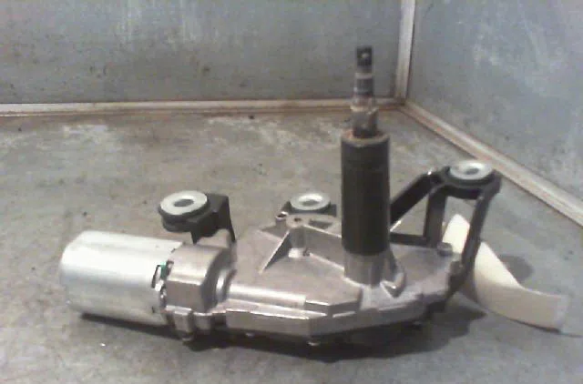 Moteur essuie-glace arrière VOLKSWAGEN POLO 2006 occasion
