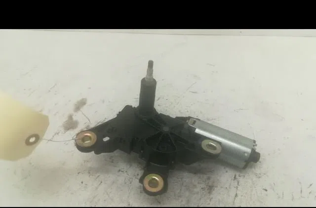 Moteur essuie-glace arrière Volkswagen POLO (9N_, 9A_) 1.2 12v (2001-2007) 5 portes occasion