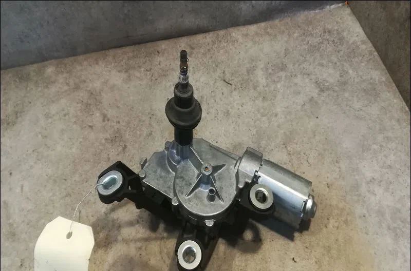 Moteur essuie-glace arrière Volkswagen POLO (9N_, 9A_) 1.2 (2002-2007) occasion