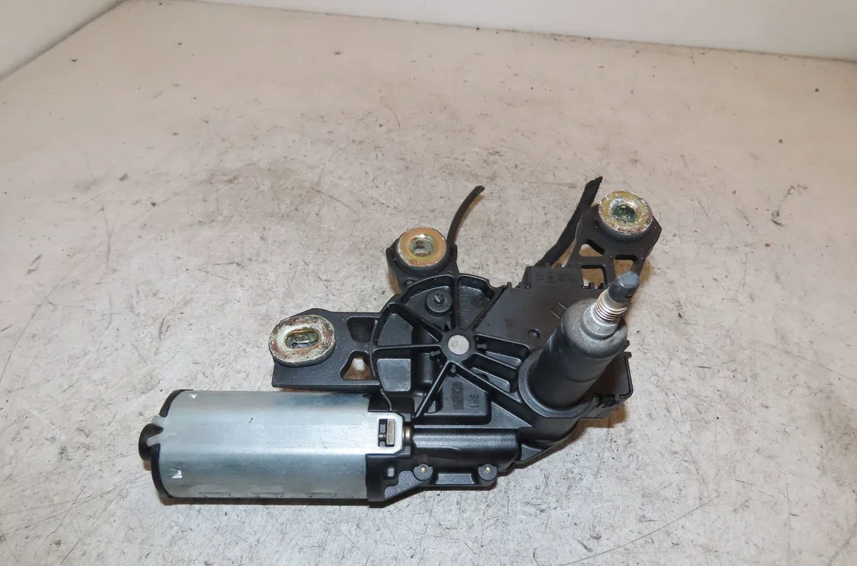 Moteur essuie-glace arrière Volkswagen POLO (9N_, 9A_) 1.4 16v (2001-2008) occasion