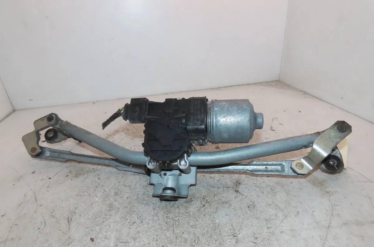 Moteur essuie-glace arrière Volkswagen POLO (9N_, 9A_) 1.4 tdi (2001-2005) 3 portes occasion