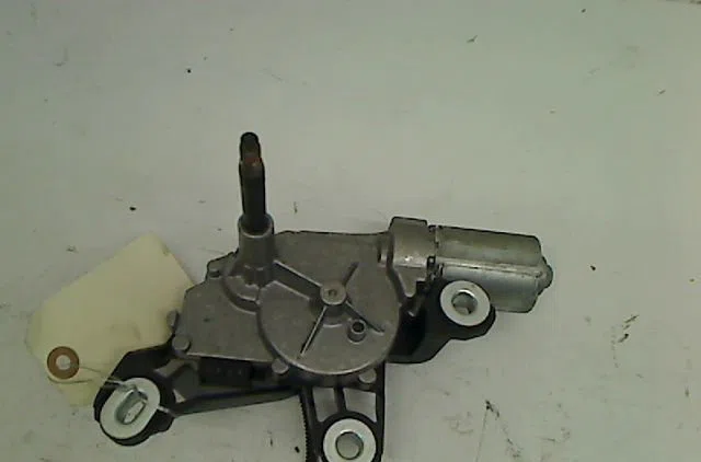 Moteur essuie-glace arrière Volkswagen POLO (9N_, 9A_) 1.4 tdi (2001-2005) 5 portes occasion
