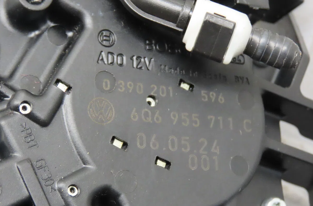 Moteur essuie-glace arrière Volkswagen POLO (9N_, 9A_) 1.9 tdi (2001-2009) 5 portes occasion