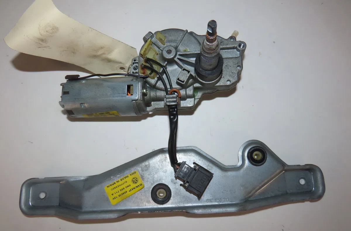 Moteur essuie-glace arrière Volkswagen POLO III (6N1) 64 1.9 d (1994-1999) occasion