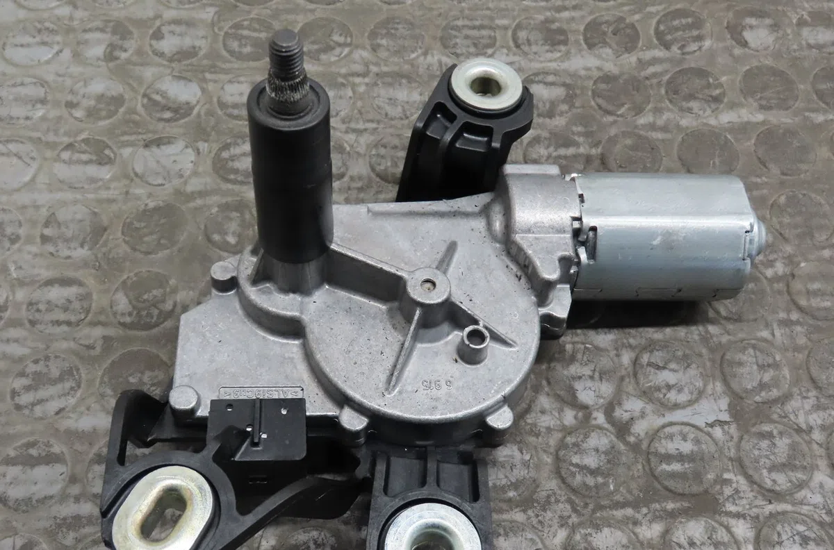 Moteur essuie-glace arrière Volkswagen POLO V (6R1, 6C1) 1.2 tsi 16v (2014-2017) 5 portes occasion
