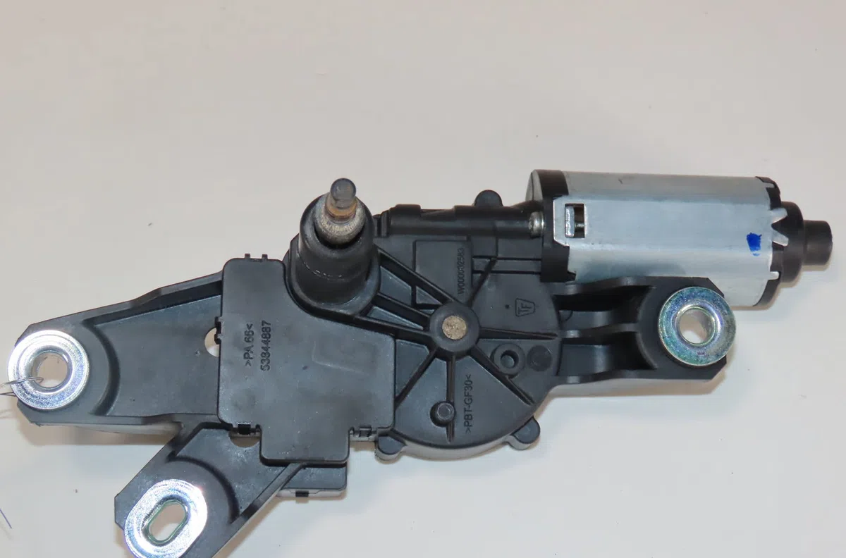 Moteur essuie-glace arrière Volkswagen SCIROCCO III (137, 138) 2.0 tdi (2010-2017) occasion