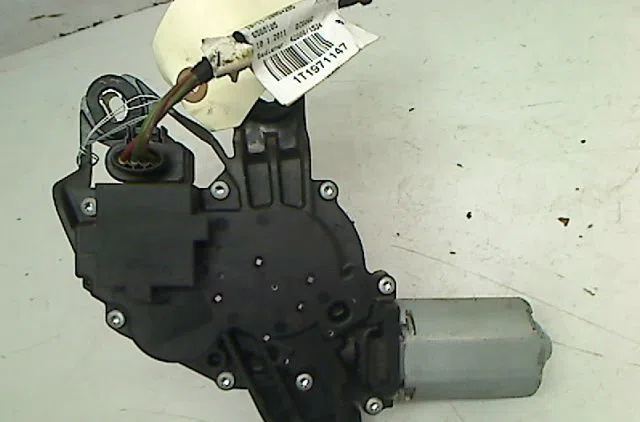 Moteur essuie-glace arrière Volkswagen TOURAN (1T3) 1.6 tdi (2010-2015) 5 portes occasion