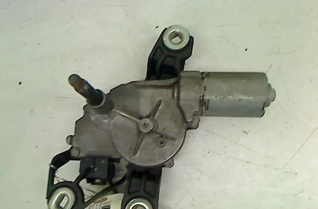 Moteur essuie-glace arrière Volkswagen TOURAN (1T3) 1.6 tdi (2010-2015) 5 portes occasion