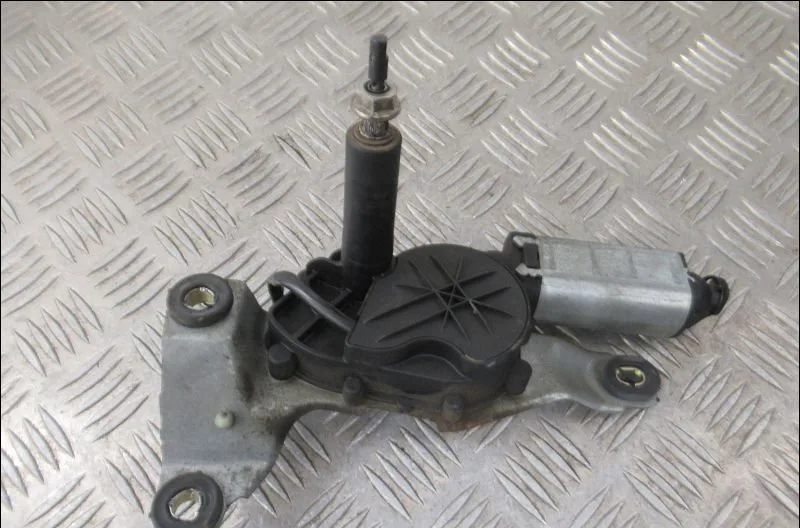Moteur essuie-glace arrière Volvo V70 II (285) D5 awd (2002-2007) occasion