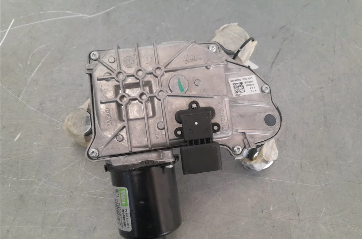 Moteur essuie-glace av droit Ds DS 5 (KF_) 1.6 thp 165 (kf5gzt) (2015-2018) occasion