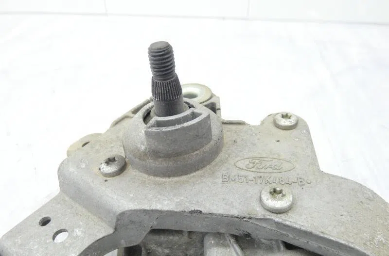Moteur essuie-glace av droit FORD FOCUS 3 PHASE 1 BREAK occasion