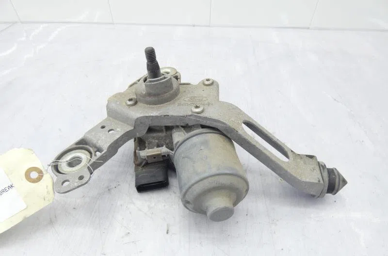Moteur essuie-glace av droit FORD FOCUS 3 PHASE 1 BREAK occasion