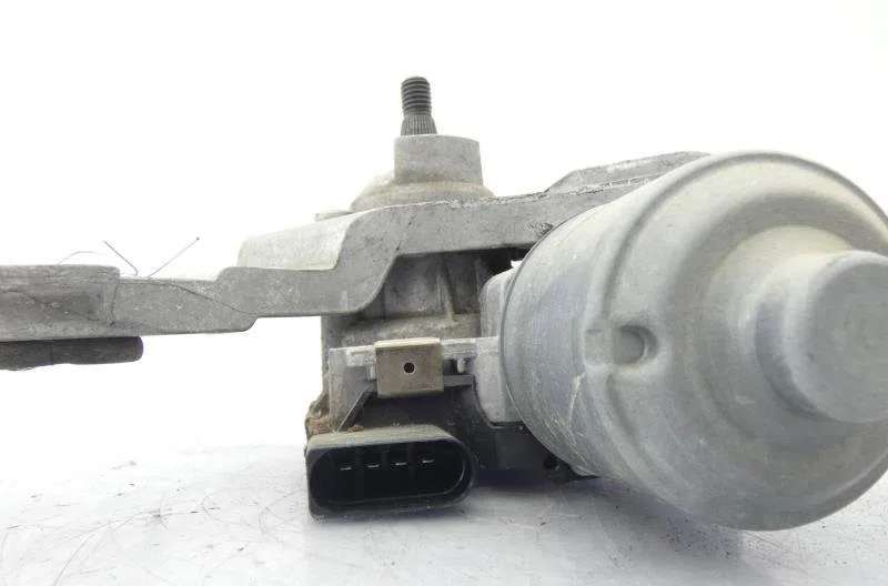 Moteur essuie-glace av droit FORD FOCUS 3 PHASE 1 BREAK occasion
