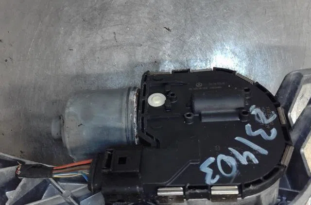 Moteur essuie-glace av droit Mercedes-benz CLASSE S (W221) S 320 cdi (221.022, 221.122) (2005-2009) occasion