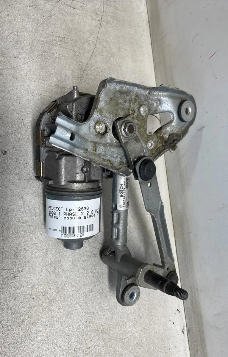 Moteur essuie-glace av droit PEUGEOT 3008 1 PHASE 2 occasion