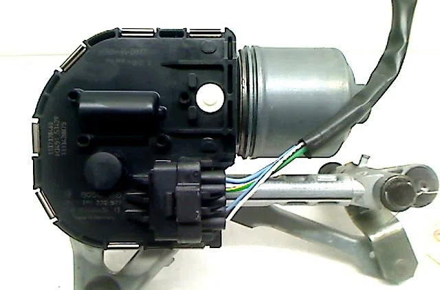 Moteur essuie-glace av droit Peugeot 3008 Monospace (0U_) 1.6 hdi (2009-2016) 5 portes occasion
