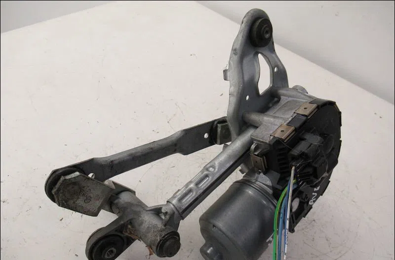 Moteur essuie-glace av droit Peugeot 3008 Monospace (0U_) 1.6 hdi (2009-2016) 5 portes occasion