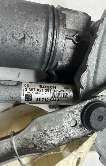 Moteur essuie-glace av droit Peugeot 3008 Monospace (0U_) 1.6 thp (2009-2016) occasion