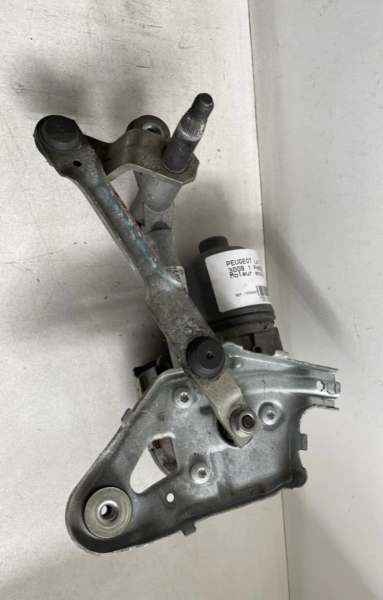 Moteur essuie-glace av droit Peugeot 3008 Monospace (0U_) 2.0 hdi 150 - bluehdi 150 (2009-2016) 5 portes occasion